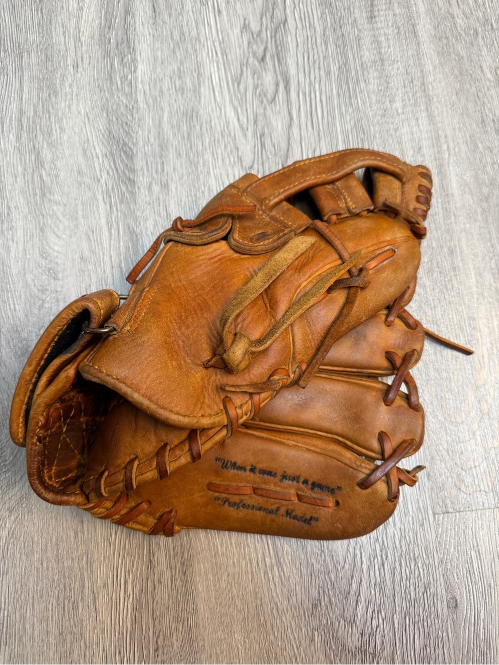 Shoeless Jane 1175 Pro Model Right Hand Throw Fast Pitch Baseball Softball Glove